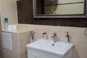 Квартира 1-ком., Каменогорская 13. Полулюкс трехместный по Каменогорской 13 8