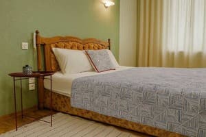 Квартира 2-ком. на ул.Независимой Украины 63а. Полулюкс двухместный  3