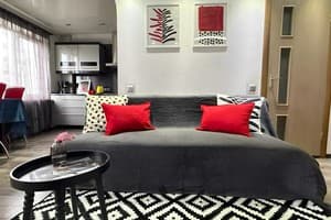 Квартира 2-ком. на ул.Святого Николая 67 (рядом с Университетской площадью). Люкс 4-местный  2