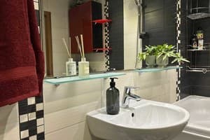 Квартира 2-ком. на ул.Святого Николая 67 (рядом с Университетской площадью). Люкс 4-местный  14