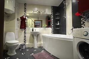 Квартира 2-ком. на ул.Святого Николая 67 (рядом с Университетской площадью). Люкс 4-местный  16