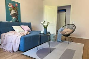 Квартира 2-ком. по просп.Соборному 232 (возле стадиона Славутич-Арена). Люкс трехместный по пр-кту возле стадиона Славутич-Арена 1