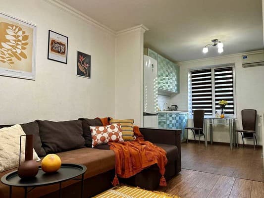 2-ком. ул. Дивногорская 13 (возле ресторана Вилла Олива) 2