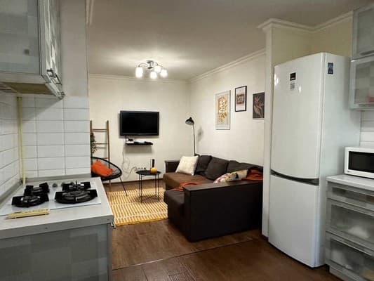 2-ком. ул. Дивногорская 13 (возле ресторана Вилла Олива) 4