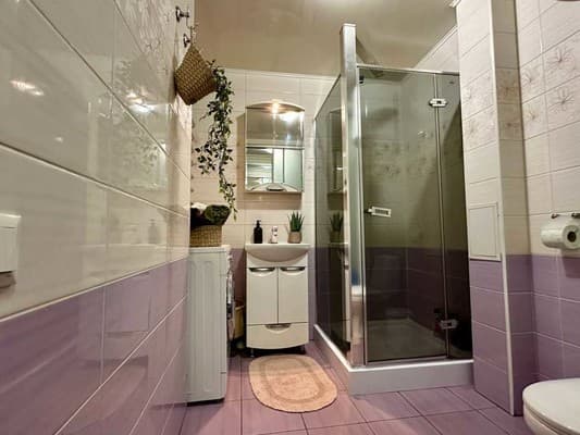 2-ком. ул. Дивногорская 13 (возле ресторана Вилла Олива) 10