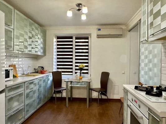 2-ком. ул. Дивногорская 13 (возле ресторана Вилла Олива) 5