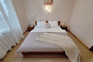 4 кровати с кондиционером и балконом. Alex Apartments. 28