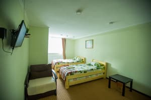 Хостел Avino Apart Hostel. Эконом двухместный с собственным санузлом в коридоре 1