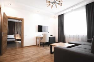 Отель Айвенго. Люкс трехместный семейный (двухкомнатный) + 2 2