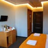 Отель Beehive Hotel. Стандарт двухместный  с видом на город и двор 5