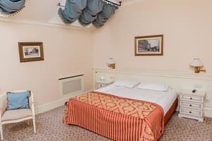 Отель Бристоль. Стандарт двухместный мансардный 1