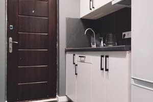 Апарт-отель Central Apartments. Апартаменты двухместный небольшие двухуровневые с кухней  7