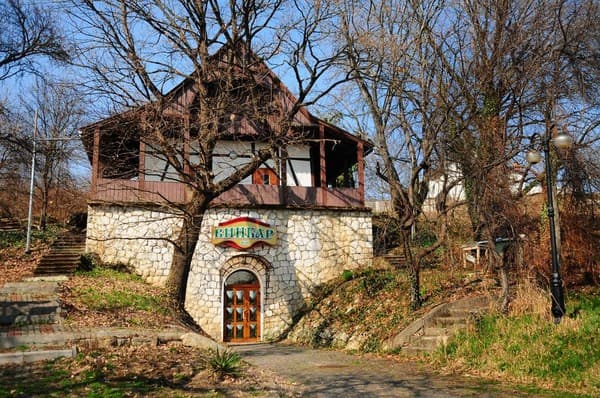 Червона гора 6