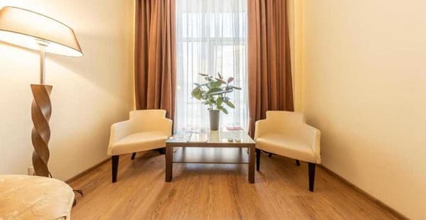 Corona Hotel&Apartments  8