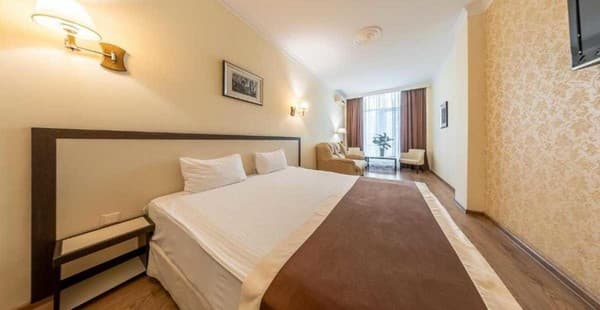 Corona Hotel&Apartments  1