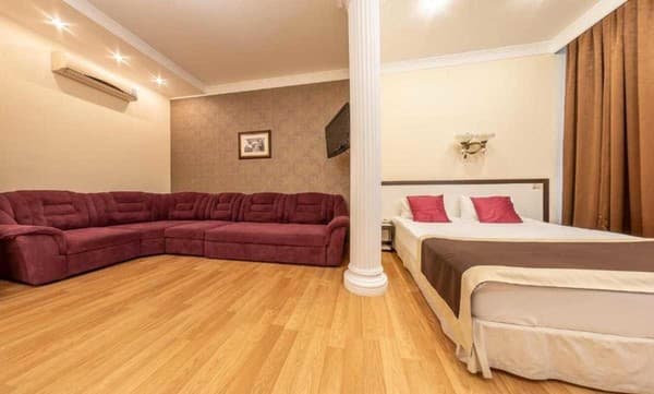 Corona Hotel&Apartments  6