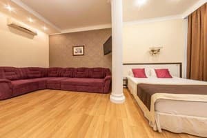 Отель Corona Hotel&Apartments . Люкс трехместный  2