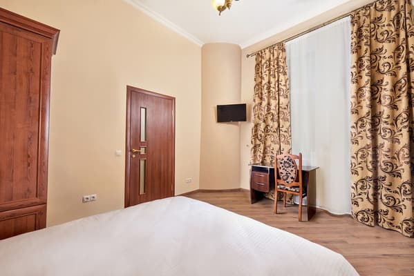 Cossacks Hostel 17