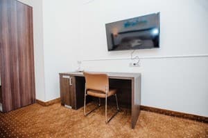Готель Donald hotel. Люкс двомісний DeLuxe 8