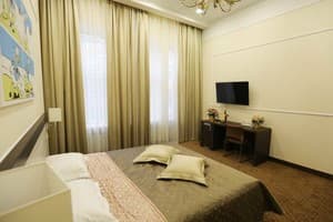 Готель Donald hotel. Люкс двомісний DeLuxe 10