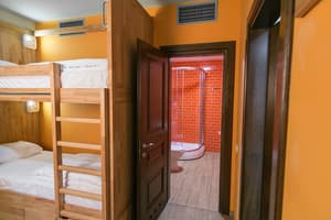 Хостел Dream Hostel Lviv. Место в женском 10-местном номере  2