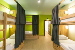 Хостел Dream Hostel Lviv. Место в общем 6-местном номере  1