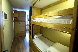 Хостел Dream Hostel Poltava. Место в общем 6-местном номере  2