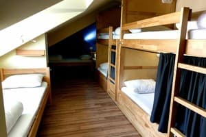 Хостел Dream Hostel Poltava. Место в общем 7-местном номере  1