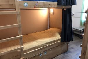 Хостел Dream Hostel Zaporizhia . Место в общем 4-местном номере  1