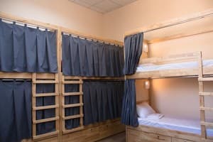 Хостел Dream Hostel Zaporizhia . Место в общем 8-местном номере  6