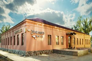 Дворцовый 5