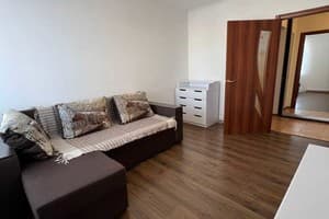 Эспланада возле ТЦ Лавина 1