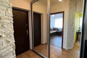 Эспланада возле ТЦ Лавина 8