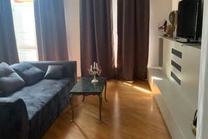 ЭстерХаус 33