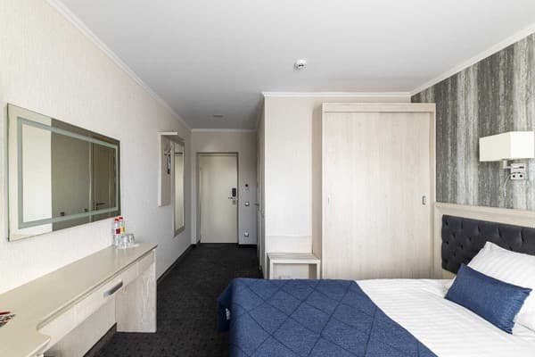 Евроотель 9