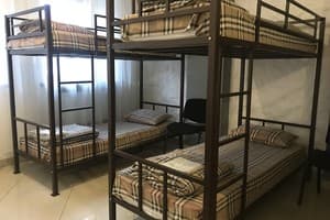 Хостел Fox Hostel. Место в общем 8-местном номере  3