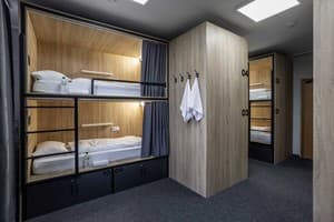 Хостел KIEV HOSTEL. Место в мужском 12-местном номере B (верхний) 3