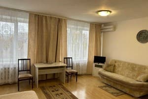 Отель Киев. Люкс двухместный с двуспальной кроватью 2