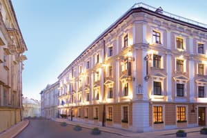 Отель Леополис