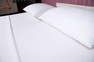 Мини-отель Mamba Hotel. №2 Семейный номер с кинотеатром и качелью – в укрытии 7