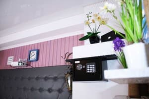 Мини-отель Mamba Hotel. №2 Семейный номер с кинотеатром и качелью – в укрытии 9