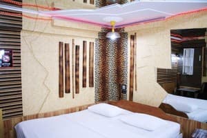 Мини-отель Mamba Hotel. №5 Двухкомнатный номер с джакузи и кинотеатром – в укрытии 7