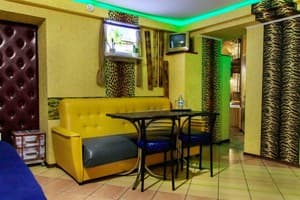 Мини-отель Mamba Hotel. №5 Двухкомнатный номер с джакузи и кинотеатром – в укрытии 24