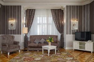 Отель Modern Art Hotel - Maestro. Люкс трехместный  10
