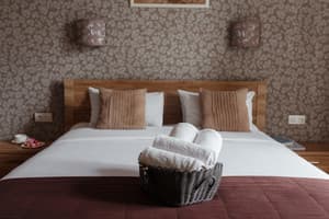 No Name Hotel 7