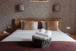 No Name Hotel 11