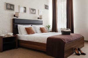 No Name Hotel 15