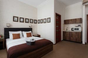 No Name Hotel 20