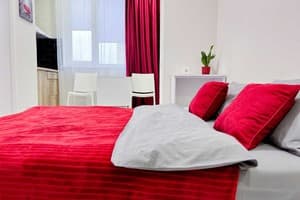 Квартира Новая студия рядом с Железнодорожным вокзалом