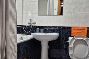 Однокомнатная на проспекте Рынок Украина, 6 слободская 3